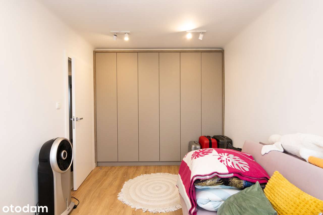 Dwa pokoje plus osobna kuchnia. Mieszkanie po generalnym remoncie.-9