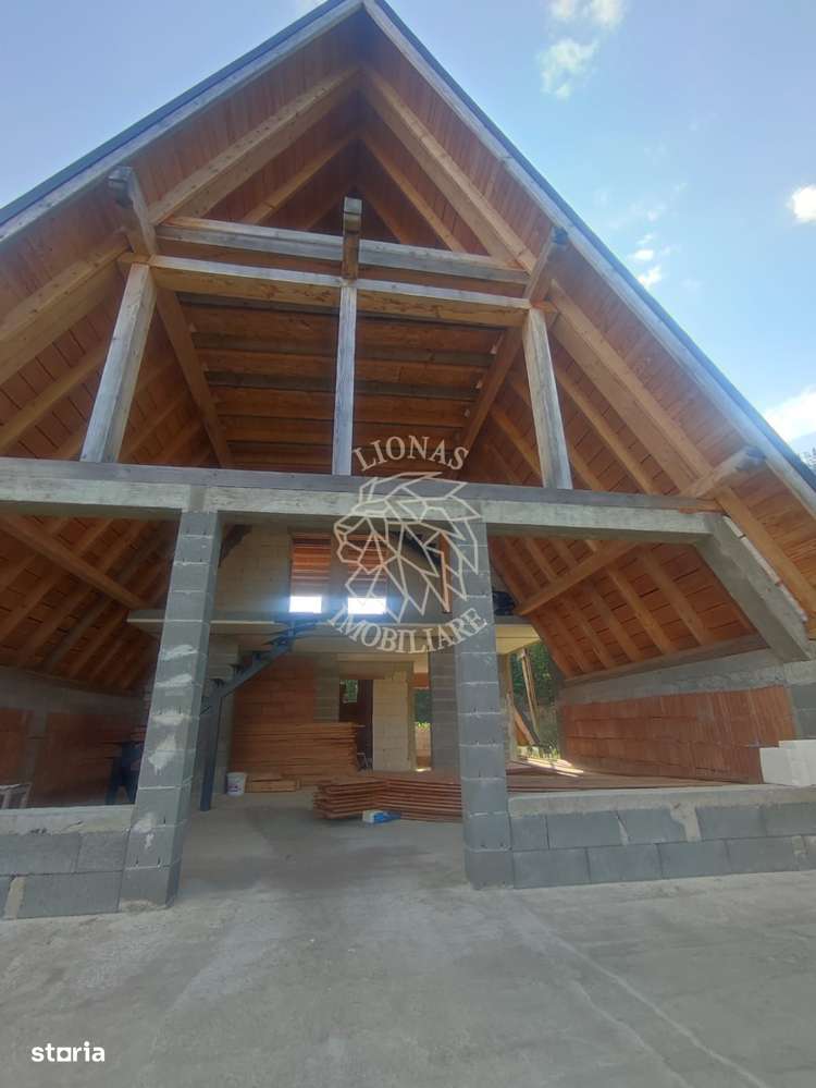 Cabana Finisata 160 mp -teren 4100 mp-Panorama spre Lac Colibita - Imagine principală: 5/9