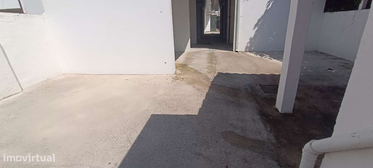 Moradia V5 com logradouro e 10 boxes para cavalos-44