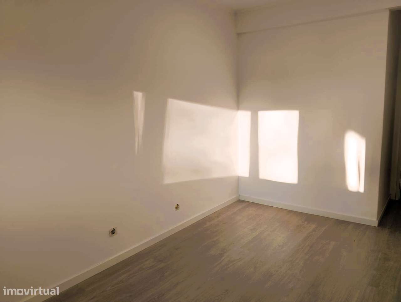 Apartamento T3 Totalmente Remodelado-20