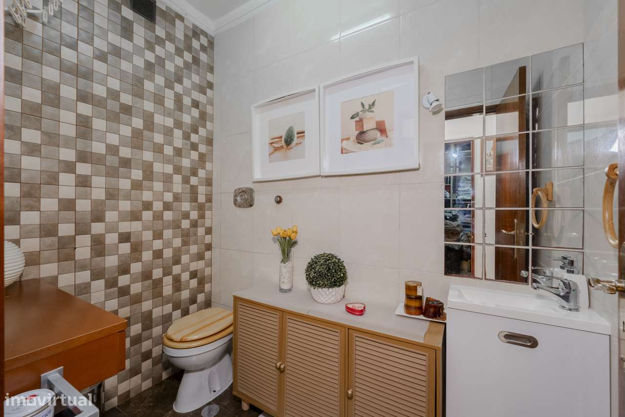 Apartamento T3 Remodelado no Centro de Braga-19