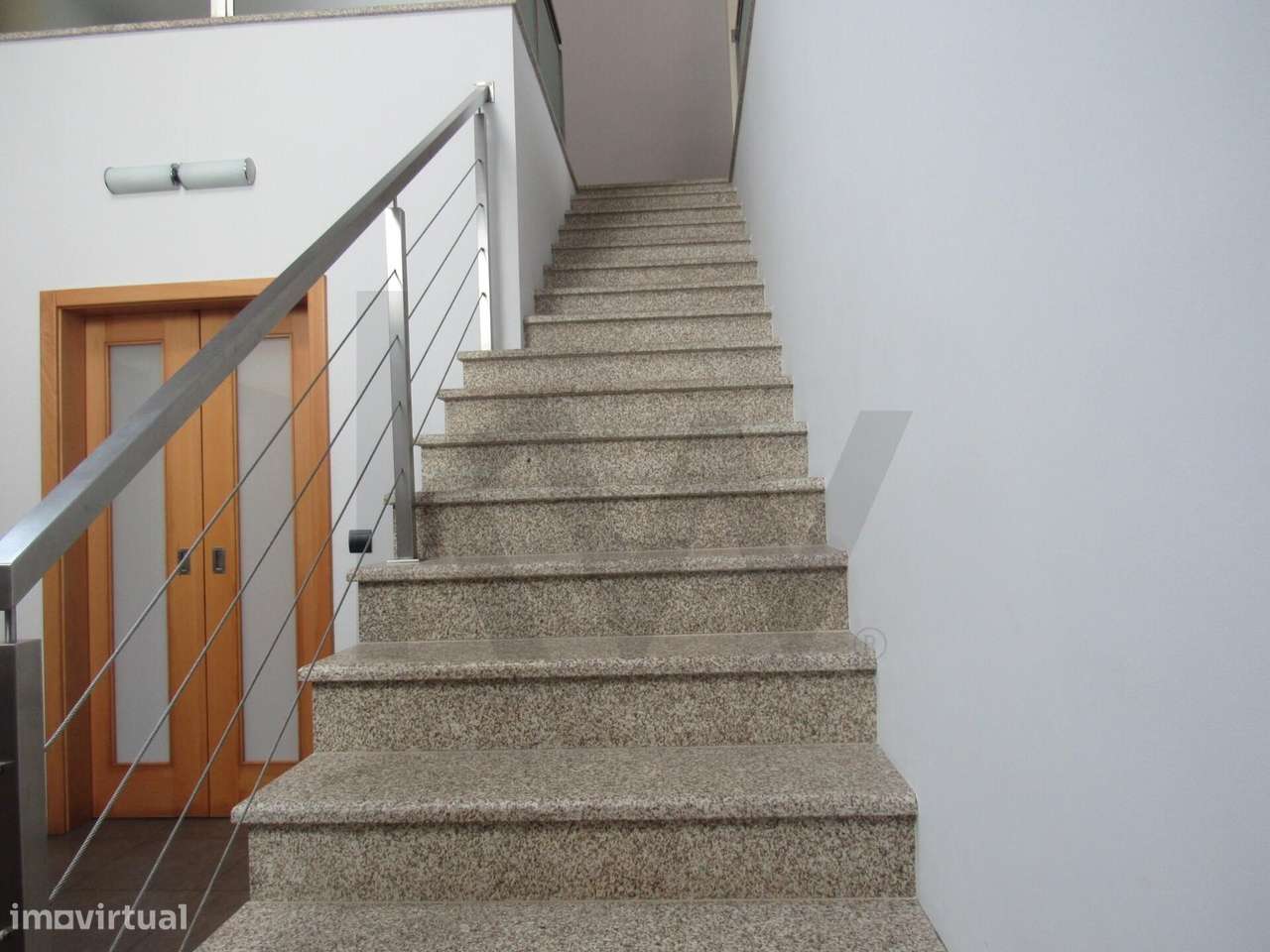 Moradia Térrea com Salão Superior | A 7 Minutos do Centro de Oliveira-27