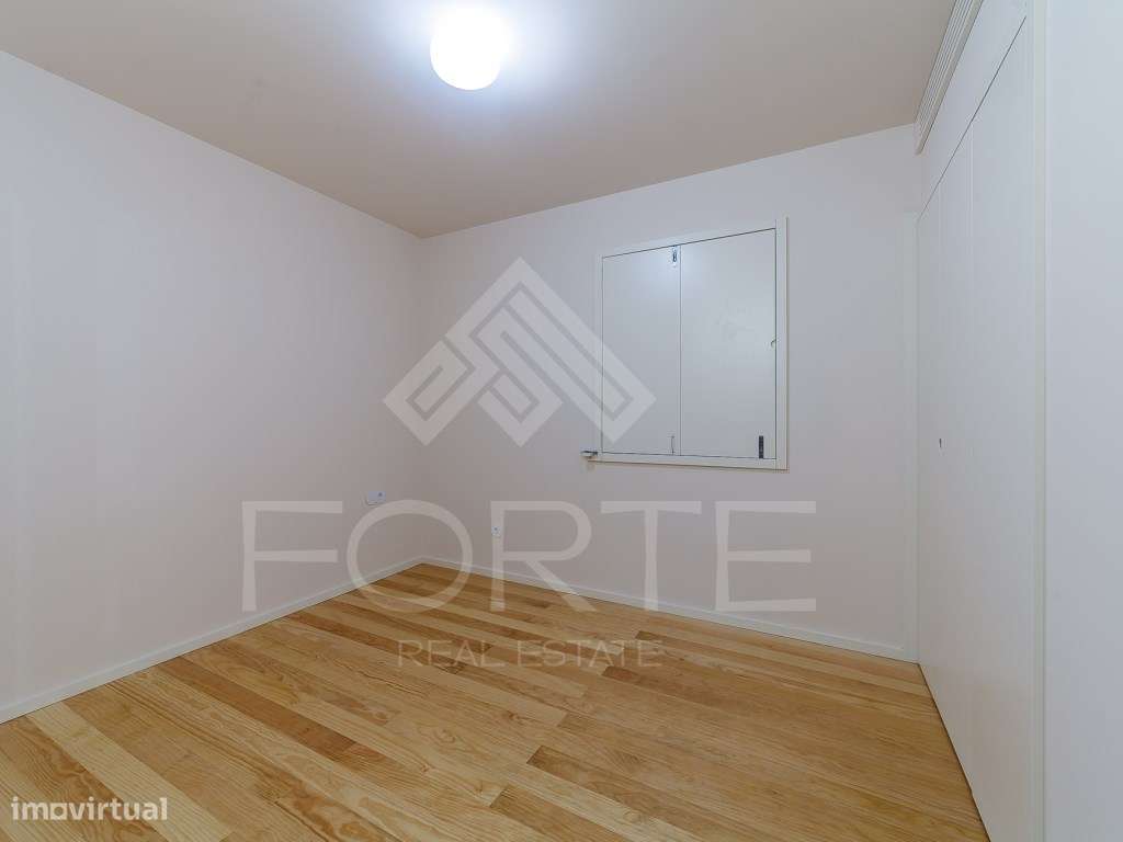 T3 com Piscina em Plena Cidade de São João da Madeira-13