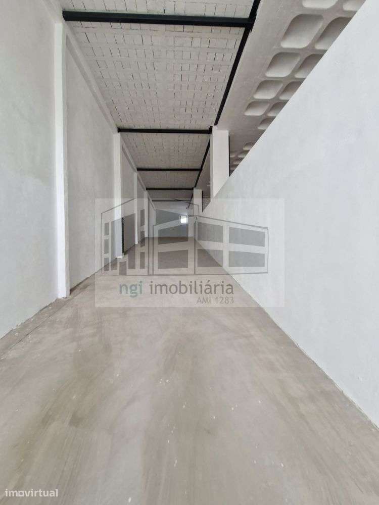 Armazém em Sacavém e Prior Velho - Grande imagem: 4/18