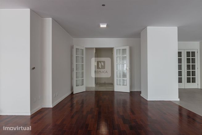 Apartamento T4 com Varanda de 31m2 e vista mar em Matosinhos-5