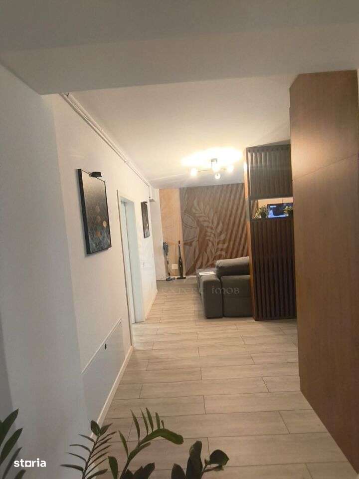 APARTAMENT 3 CAMERE// ZONA 9 MAI-17