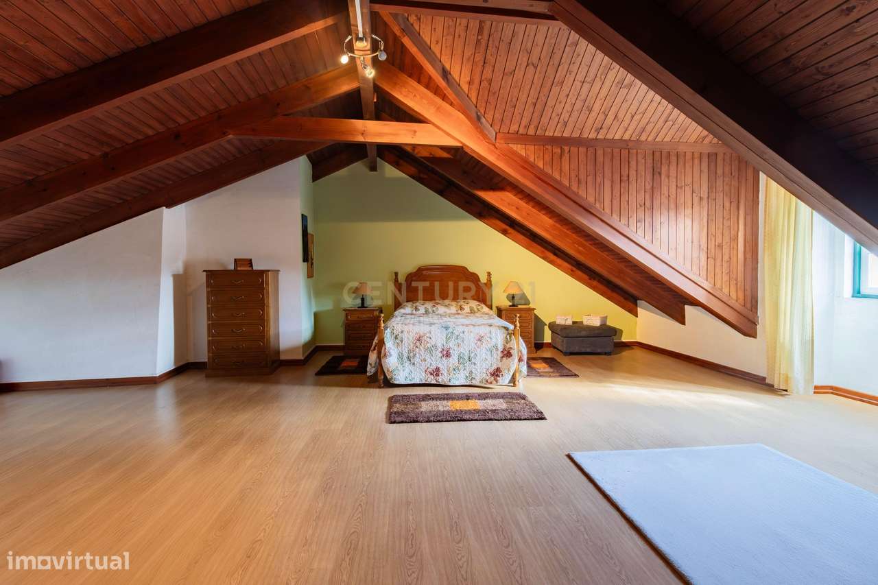 Moradia T5 com 250 m², no Coração do Juncal, Porto de Mós-22