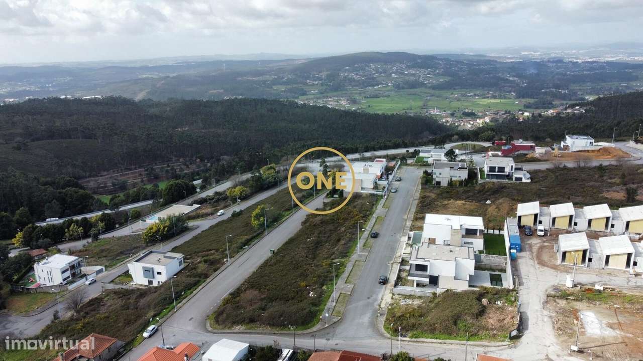 Lote 600m2 l Paços de Ferreira l 88.500,00€-6