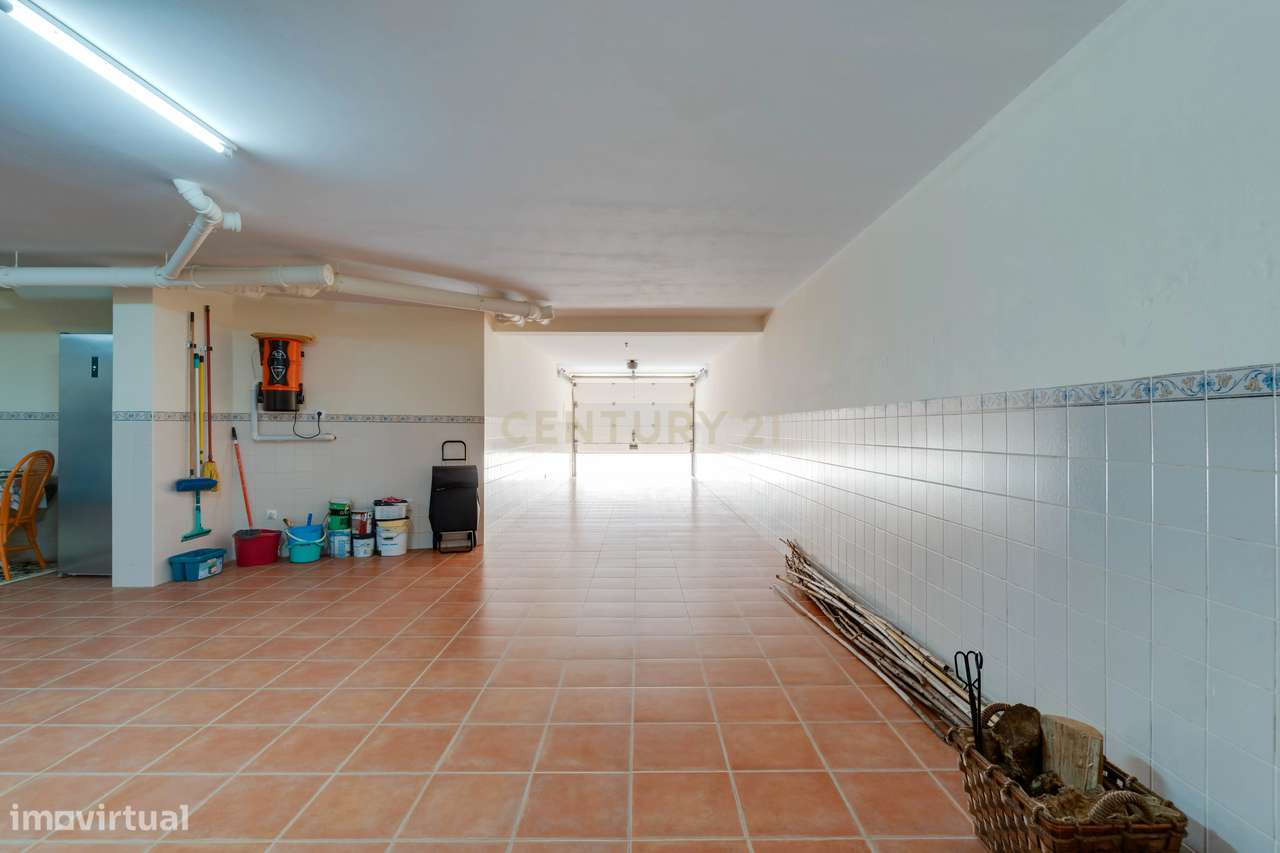 Moradia T3, Águas-furtadas + Cave com possibilidade +T1-21