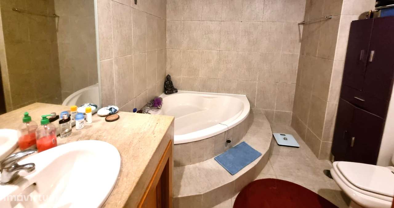 Apartamento T2 com excelente terraço no Vinhal, V. N. Famalicão-9