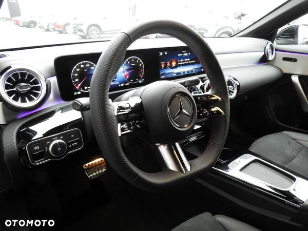 Mercedes-Benz CLA 220 mHEV 4-Matic AMG Line 8G-DCT - 7