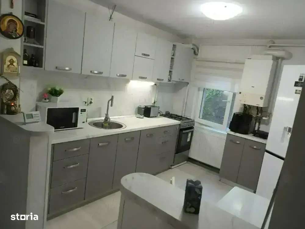 Apartament de 3 camere zona NOUA - Imagine principală: 2/8