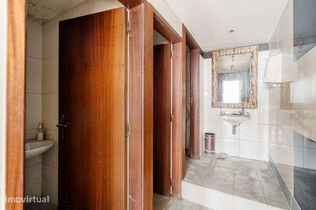 Loja Espaçosa em Rua de Santo Adrião – Braga - Grande imagem: 3/9