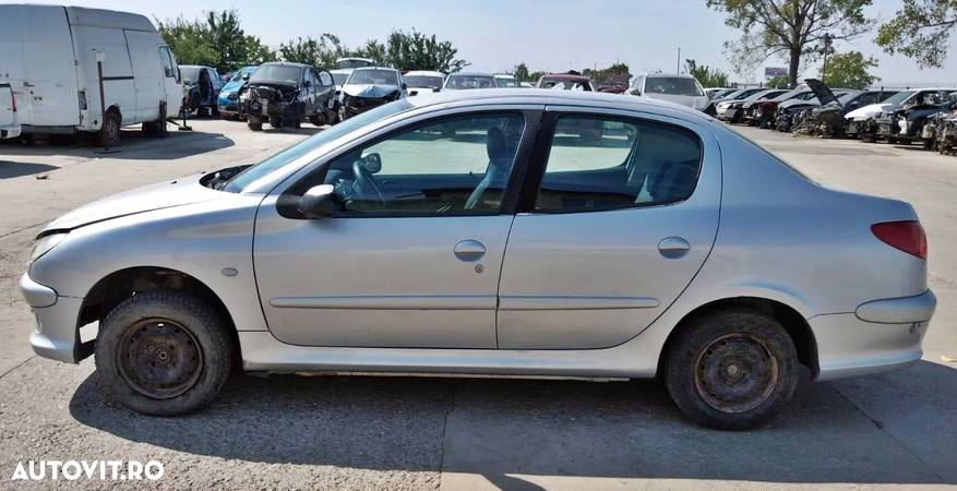 Dezmembram Peugeot 206 - 2