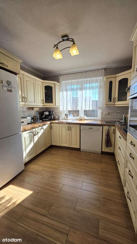 Dom w spokojnej lokalizacji, do wprowadzenia.-11