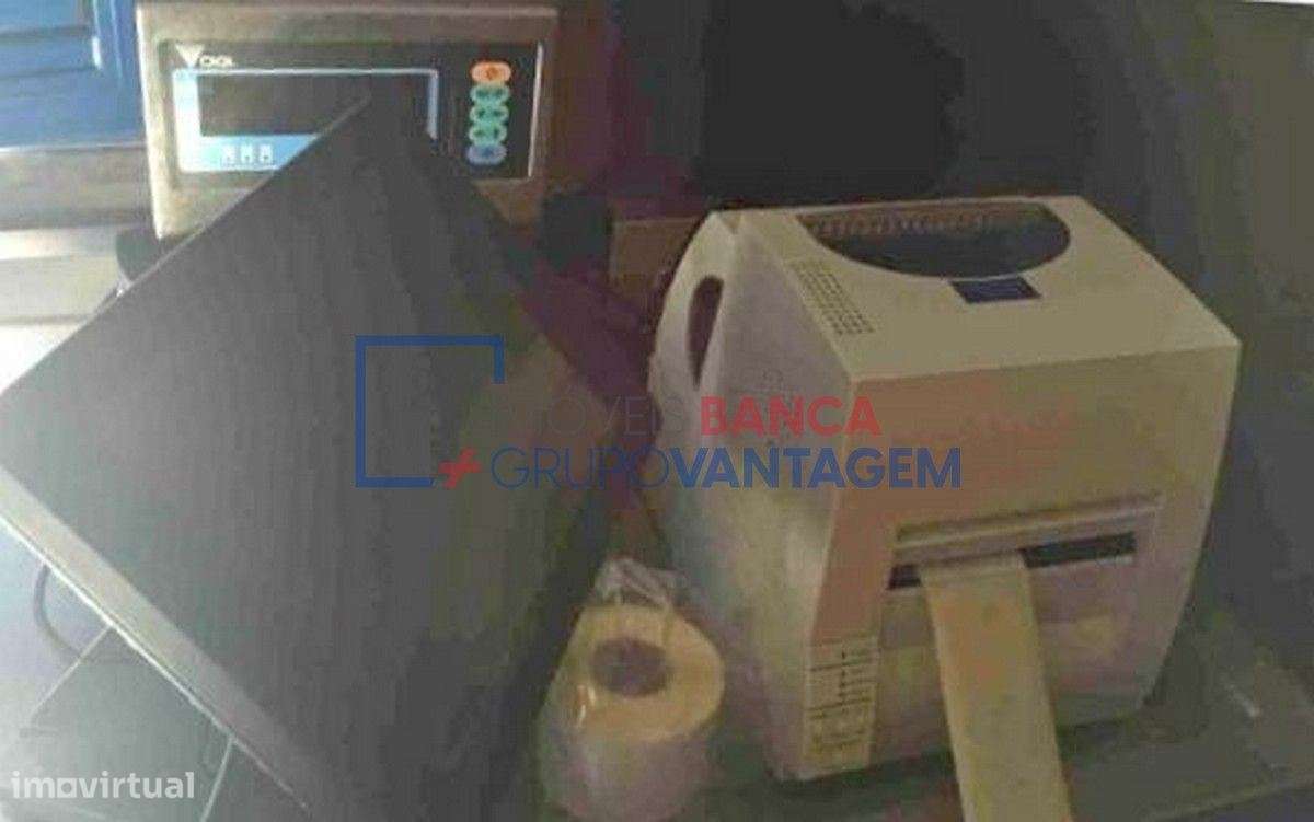 Edificio de 2 pisos, com logradouro, para armazém ou actividade ind... - Grande imagem: 3/6