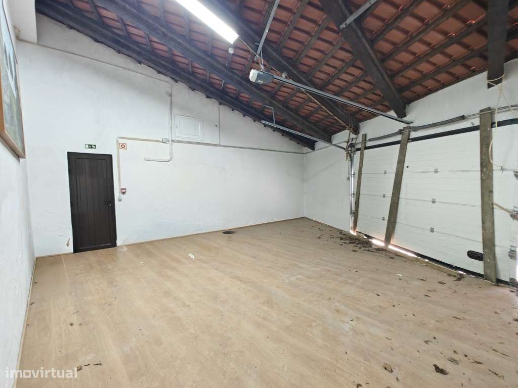 Moradia junto às muralhas do Castelo de Óbidos-25