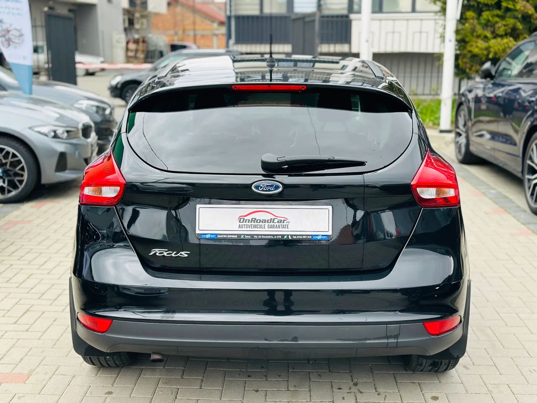 Ford Focus 1.0 EcoBoost Titanium - 11