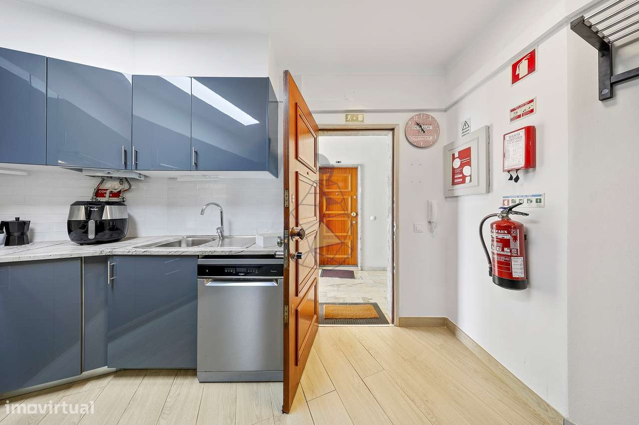 Apartamento  T1 +1 , com Licença de Alojamento Local na Primeira linha-23