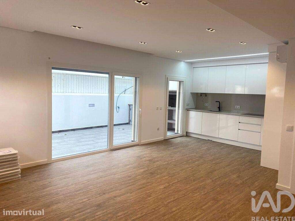 Casa / Villa T3 em Fernão Ferro de 131,00 m2 - Grande imagem: 2/8