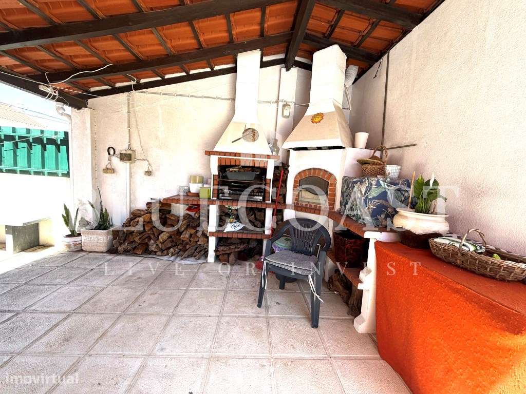 Moradia V4 com 3 Pisos - Espaço e Conforto-57