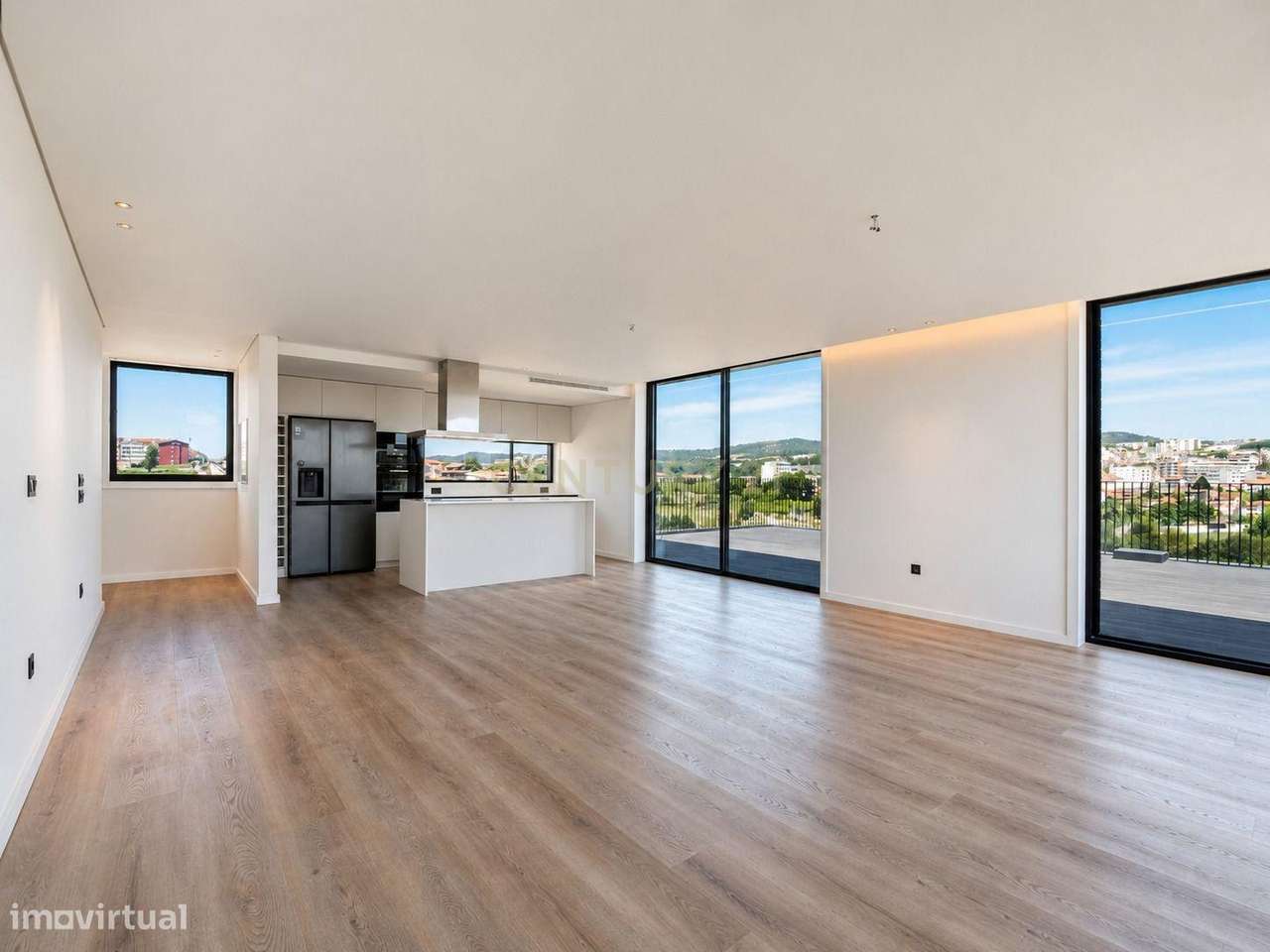 Apartamento T3 Novo com Rooftop de 75m² e Vistas Panorâmicas – Fânzere-26