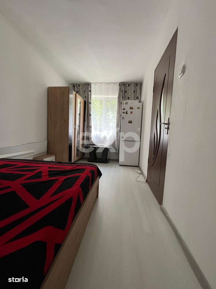 Vanzare 2 camere mobilat si utilat parter central Gaesti-5