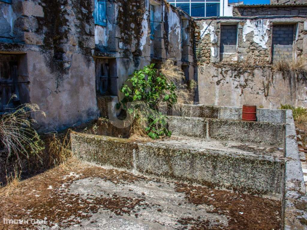 Oportunidade de investimento! Prédio devoluto para reconstrução em ... - Grande imagem: 4/12