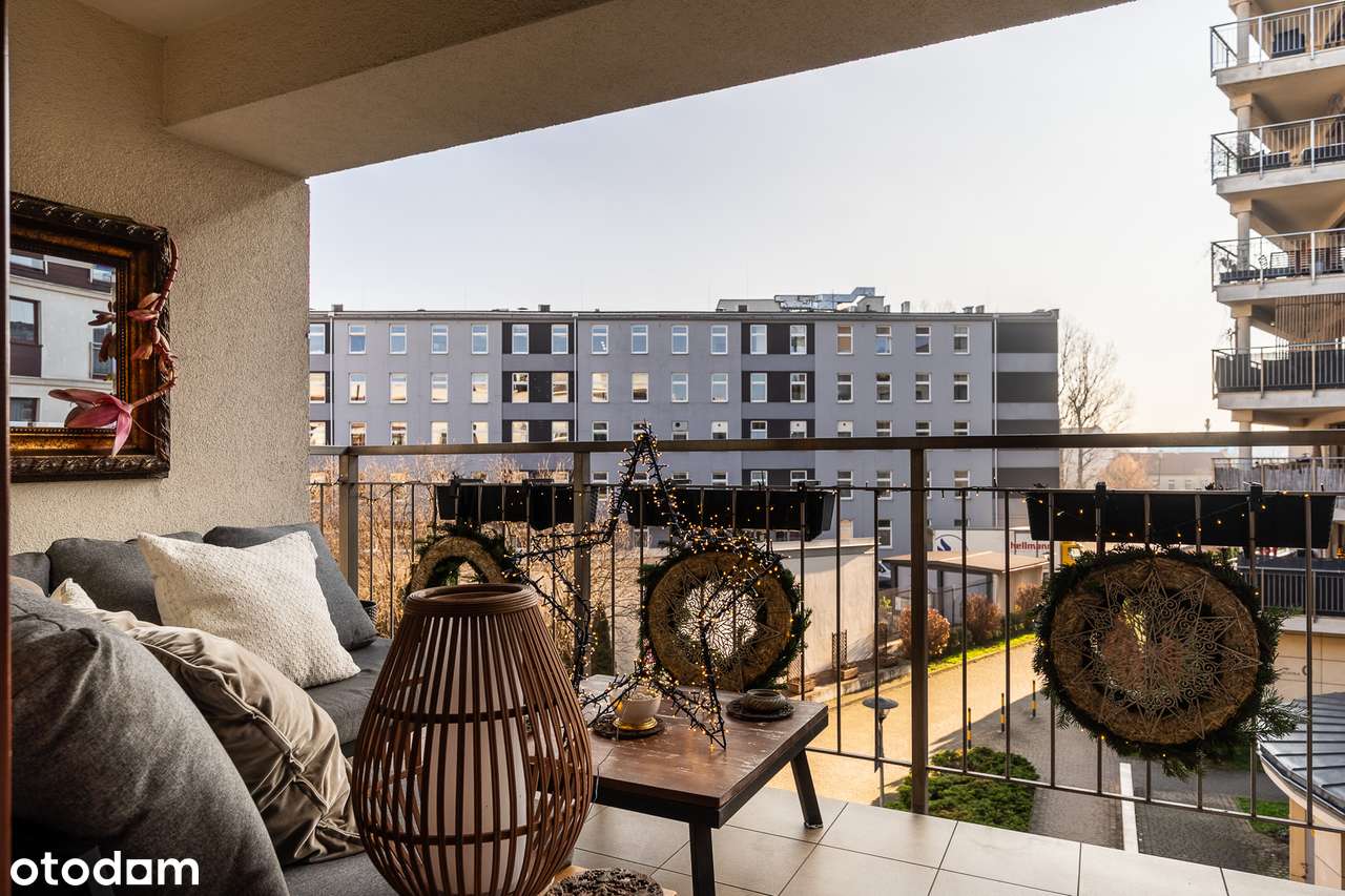 Apartament, który nie próbuje się podobać. On po prostu robi wrażenie.-10