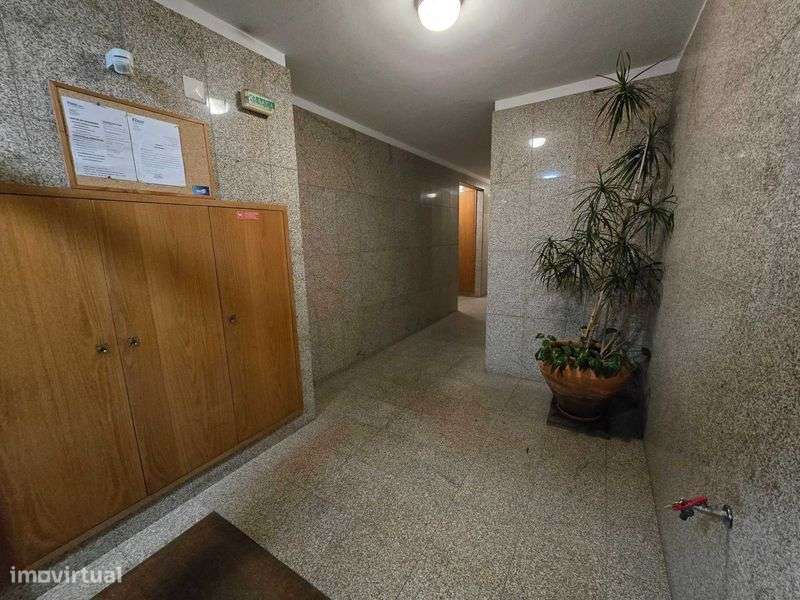 Apartamento T1+1 de Prestigio em Condomínio Fechado - Grande imagem: 5/12