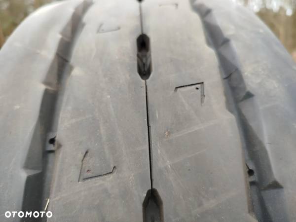 Michelin X Multi T2 235/75R17.5 143J Opona ma 99% bieznika zapas. - 1