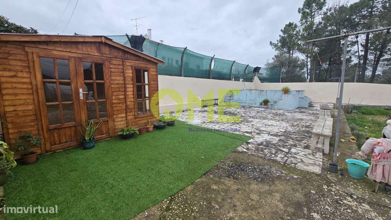 Moradia T6, com 5 000m2 de terreno-19