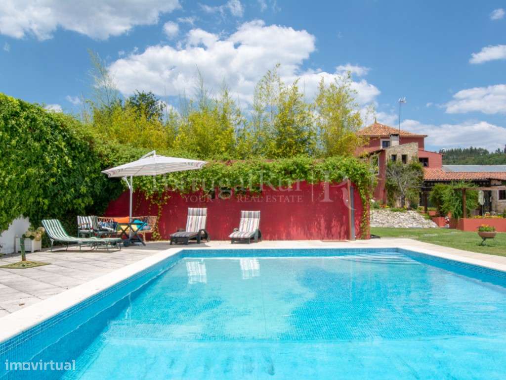 Quinta senhorial do séc. XVII recuperada com capela, jardim e piscina - Grande imagem: 4/36