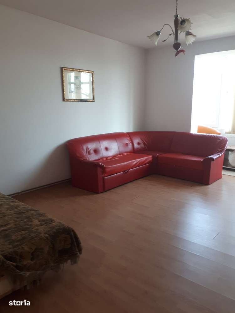 Apartament de 3 camere cu balcon și aer condiționat-0