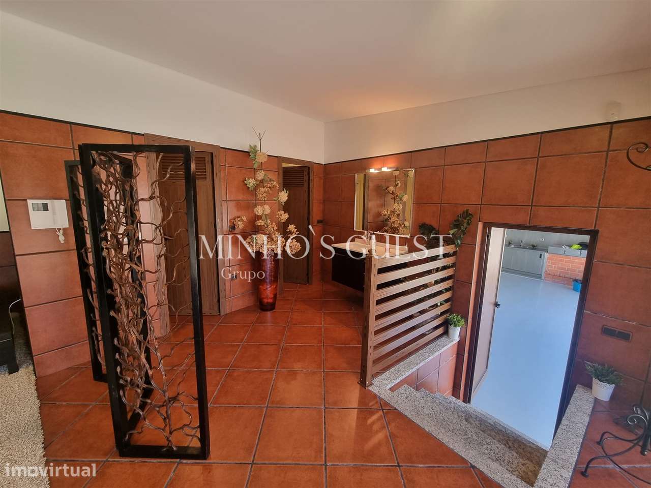 Moradia V4 de Luxo (650m2) Implantada em Terreno de 12500m2 - Souto, G-39