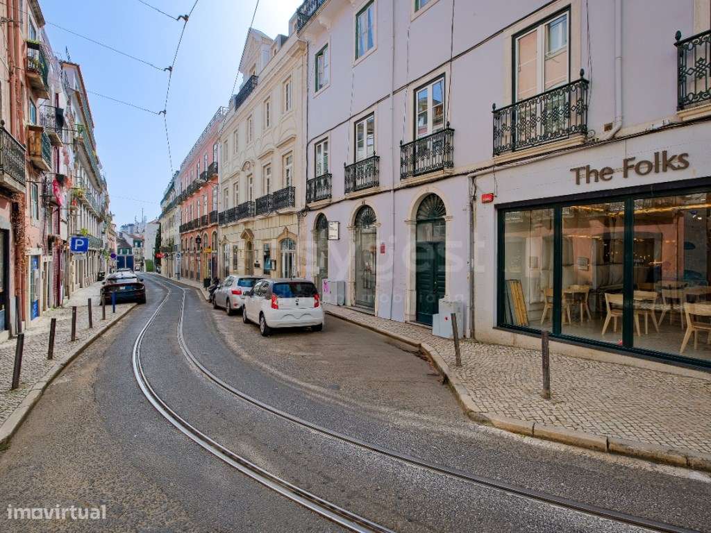 T2 remodelado no coração de Lisboa, entre o Bairro Alto e Santos-34