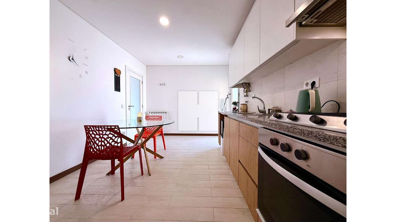 Apartamento T3 c/ Garagem Dupla-10
