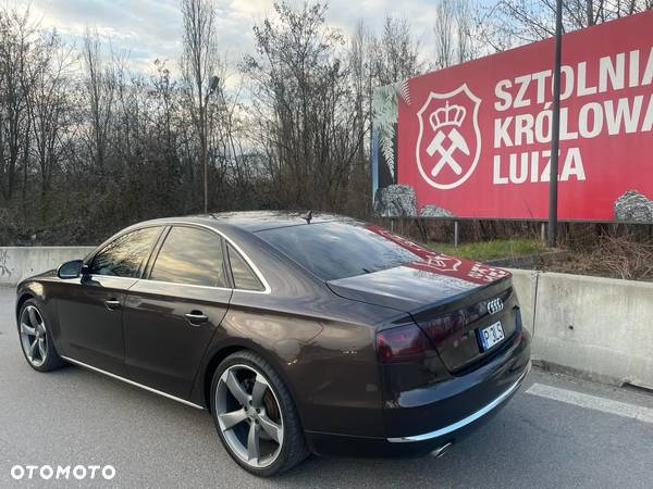 Audi A8 - 4