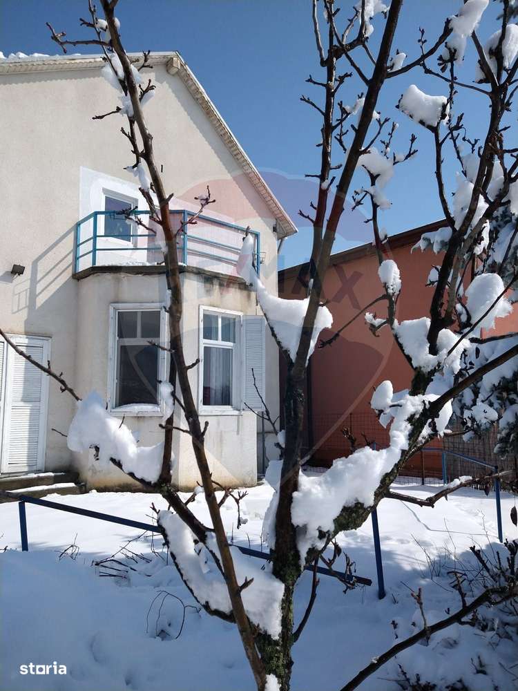 DE VANZARE Casă / Vilă cu 6 camere în Popesti-Leordeni-1