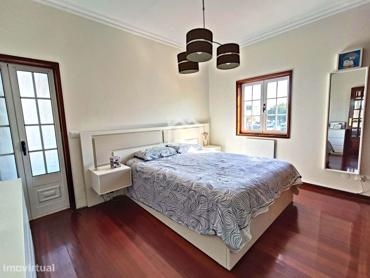 Moradia T3 ao centro de Pereiró com piscina. Aproveite!-14