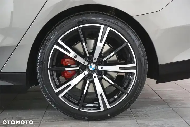 BMW Seria 5 520d xDrive mHEV M Sport - 2