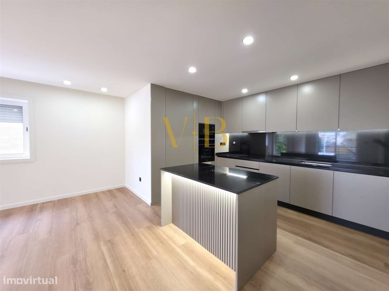 Apartamento T3 Venda em Póvoa de Varzim, Beiriz e Argivai,Póvoa de Var-0