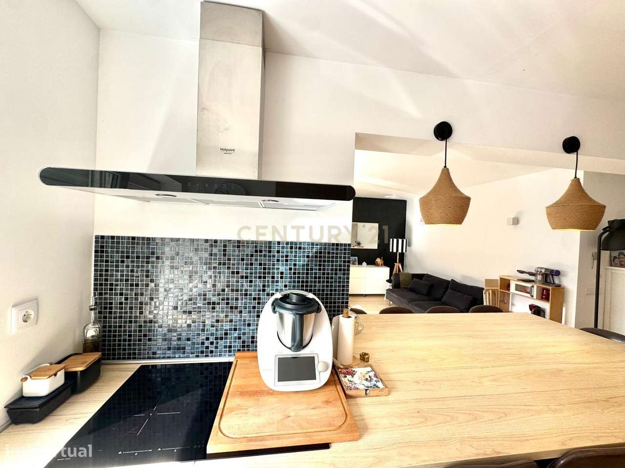 Apartamento T2 Totalmente Renovado em Massamá-7