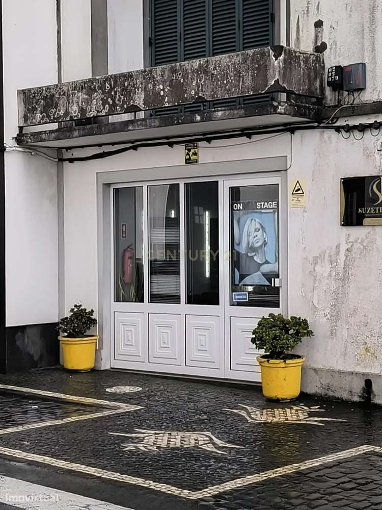 Edifício  na  Fajã de Baixo, Ponta Delgada - Grande imagem: 4/8