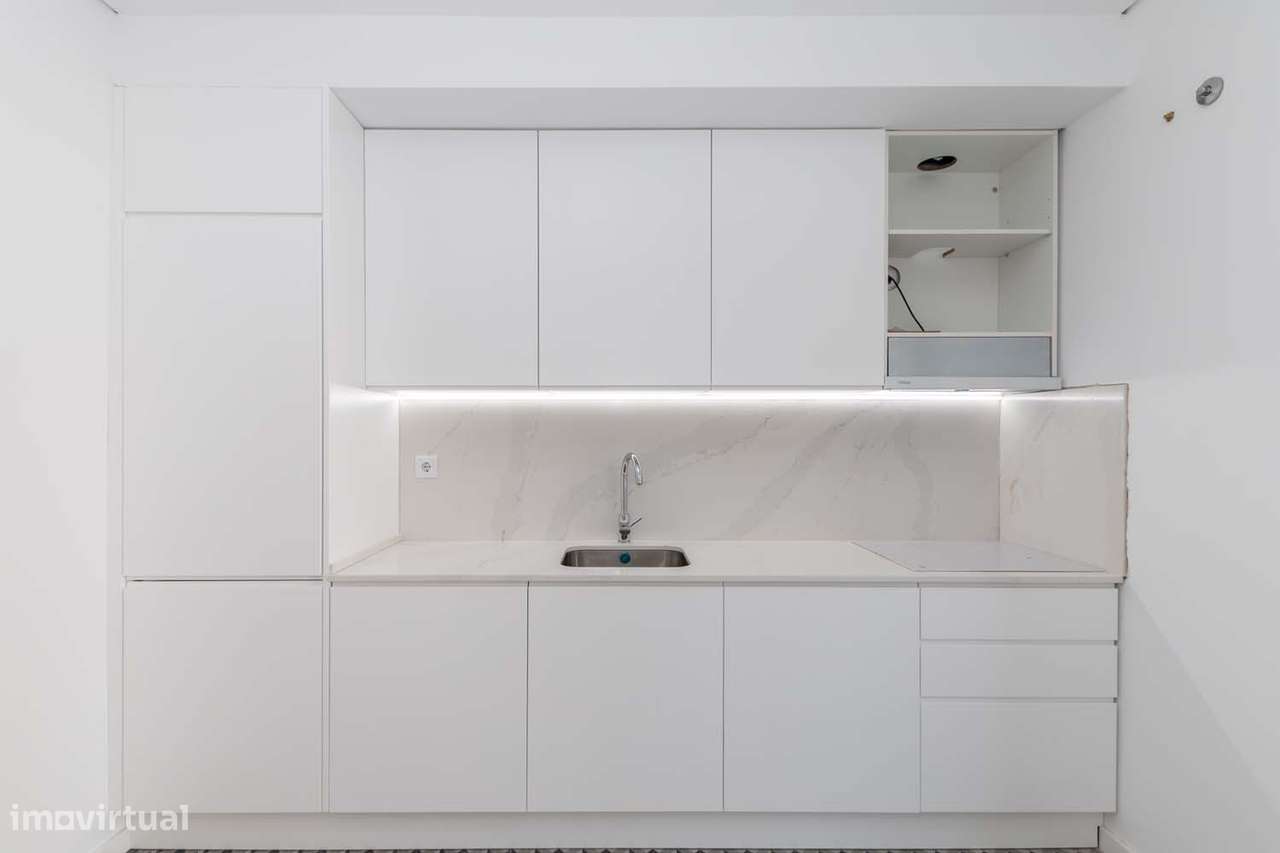 T3 NOVO – Apartamento com Espaço Exterior Único de 500 m² no Seixal-10