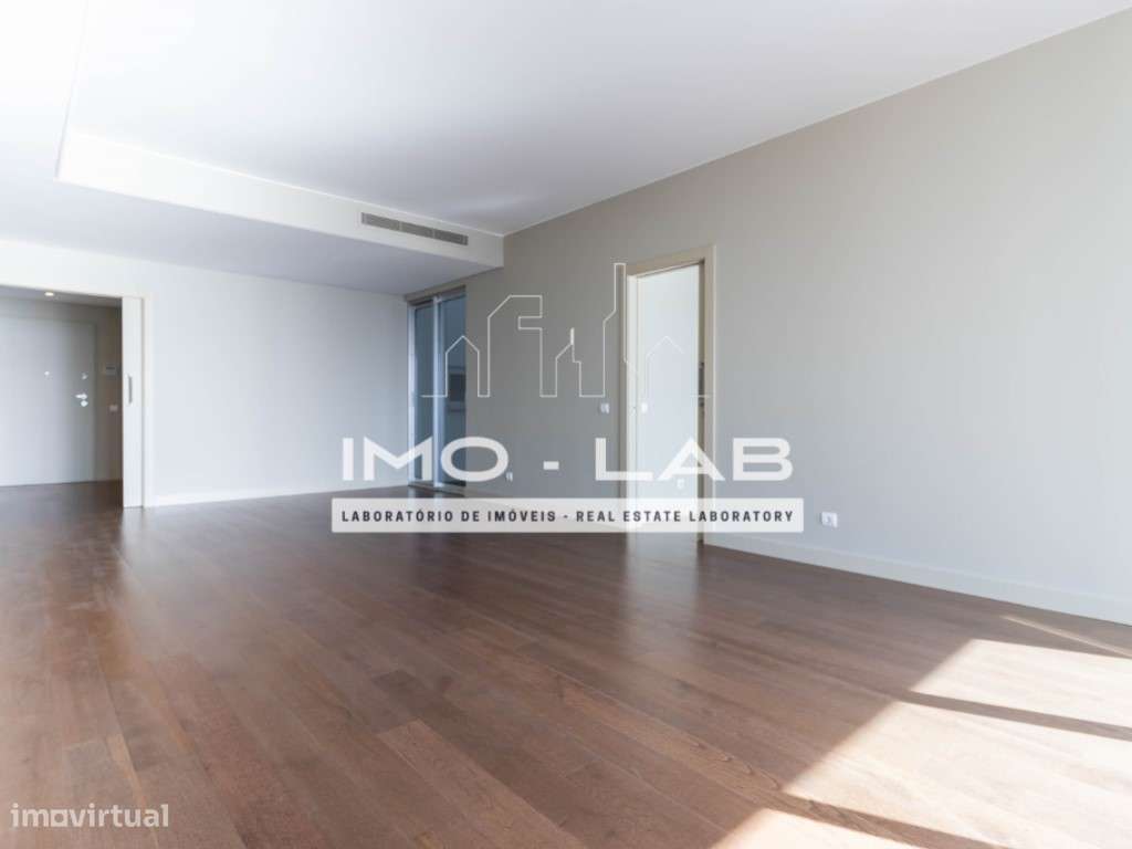 Apartamento T2 - Estrada Monumental - Funchal - Grande imagem: 4/25