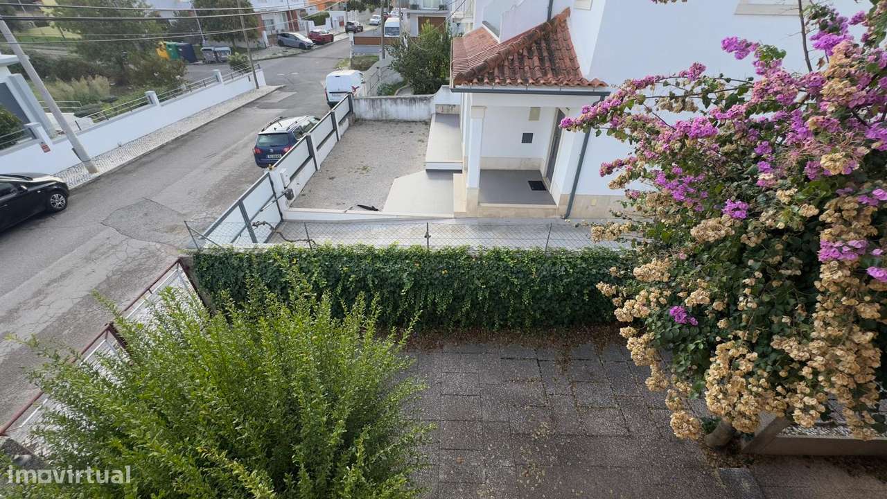 Moradia T6 - 220m2 - 3 pisos - 2 garagens - Barro - Pinheiro de Loures-35