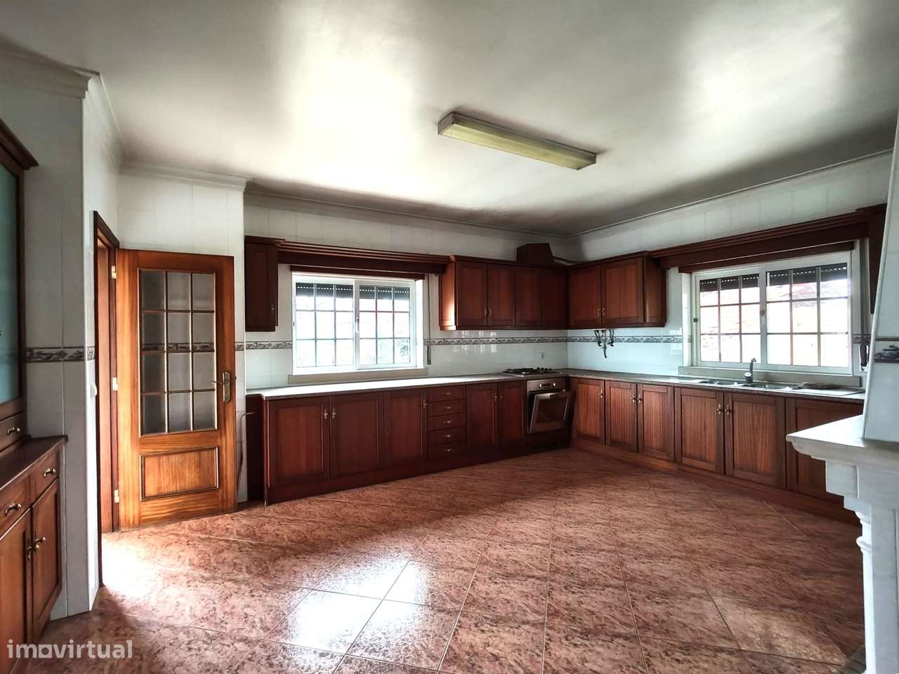 Moradia T3 + 2 / Garagem ampla/ Terraços / varandas/ Meirinhas / Pomba - Grande imagem: 5/33