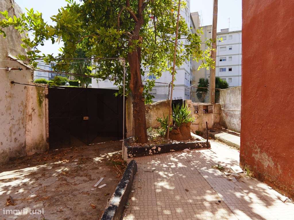 Prédio com 6 Apartamentos para Reabilitação em Marvila, Lisboa-24