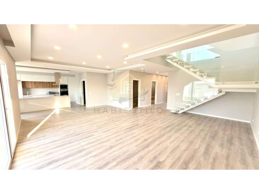 MORADIA T4 COM PISCINA EM AZEITÃO | OPORTUNIDADE A NÃO PERDER-9